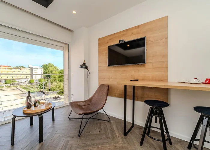 Dioniz Luxury Lejlighed